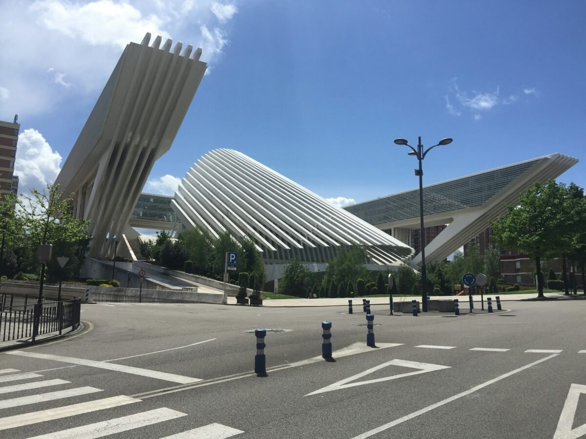 Palacio de Exposiciones y Congresos de Oviedo, obra de Santiago Calatrava
